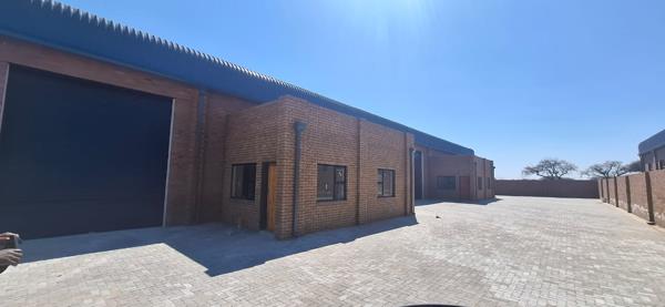 325  m² Commercial space