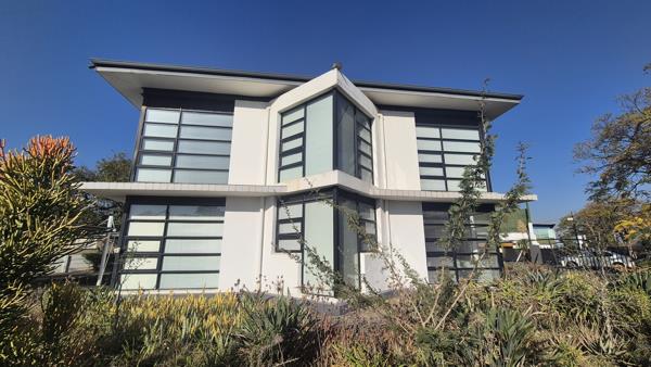 143  m² Commercial space