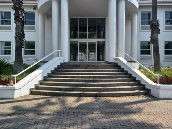 1 225  m² Commercial space