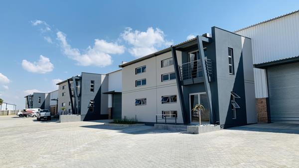 879  m² Industrial space