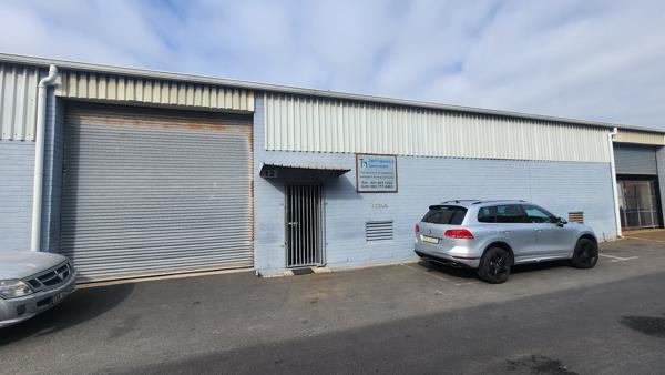 218  m² Industrial space