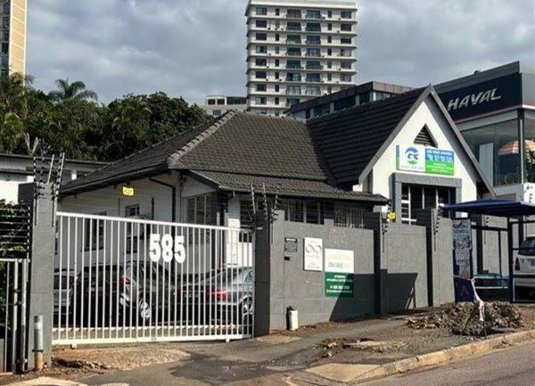 306  m² Commercial space