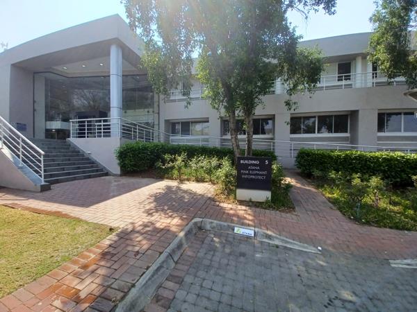 686 m² Office Space