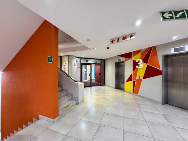 1 060  m² Office Space