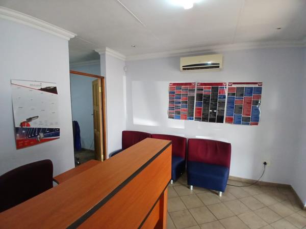 210  m² Commercial space