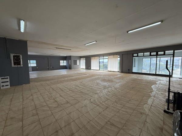750  m² Office Space