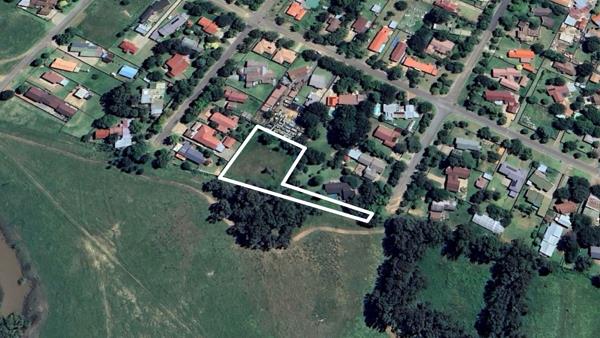 2 842 m² Land