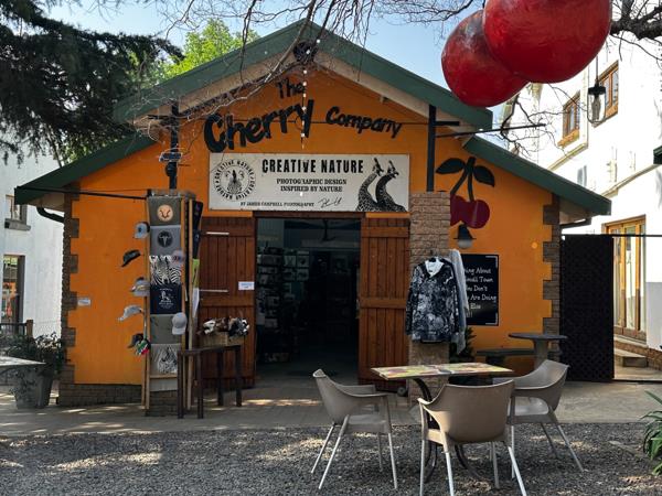 900 m² Commercial space