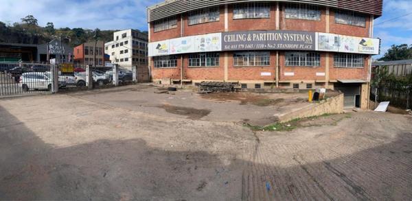 710  m² Industrial space