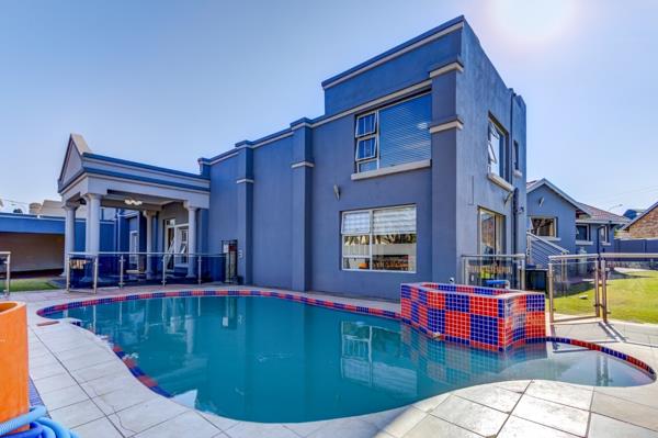 6 Bedroom House