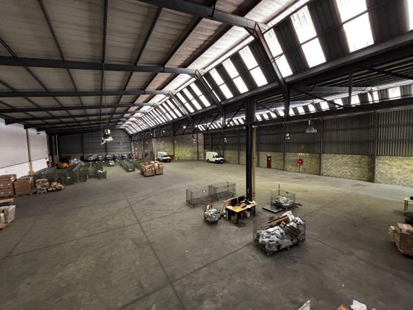2 280  m² Industrial space