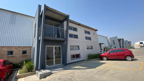 879 m² Industrial space