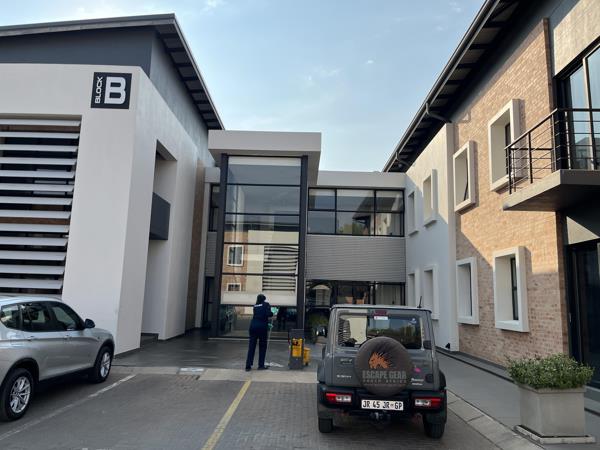 153  m² Commercial space