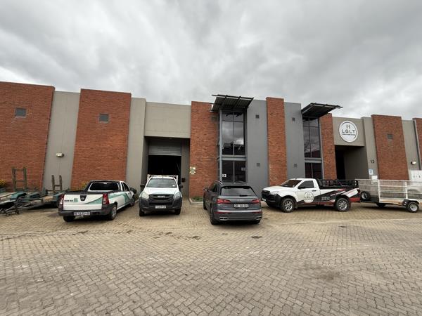 302  m² Industrial space