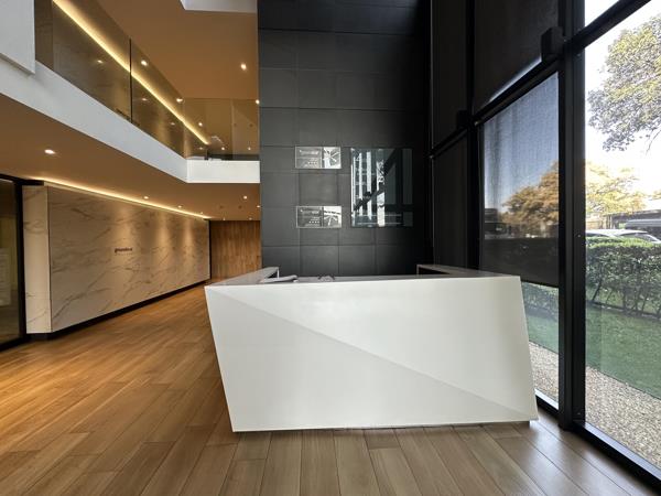 745  m² Commercial space