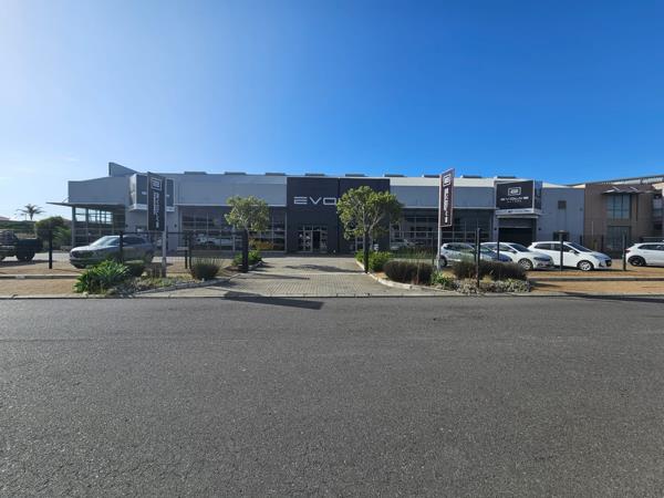 1 200  m² Commercial space