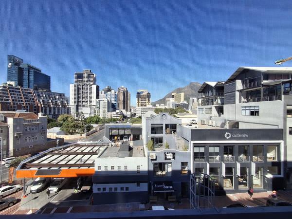 179  m² Commercial space