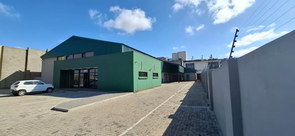 905  m² Commercial space