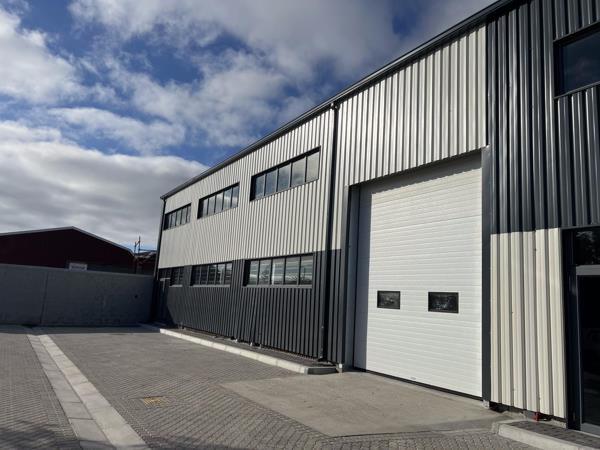 475  m² Commercial space