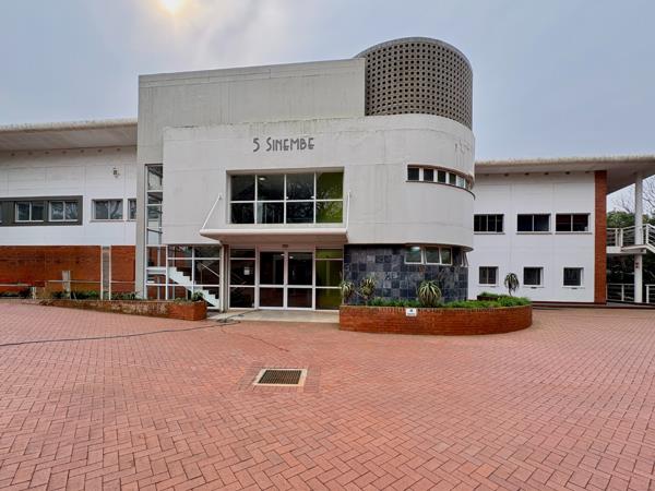 182  m² Commercial space