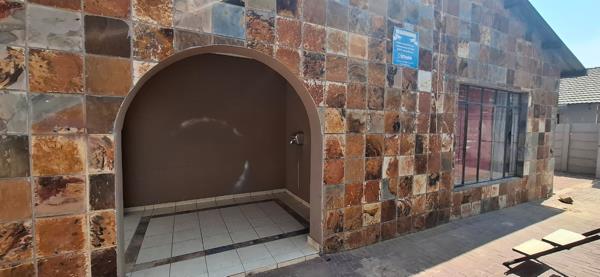 347  m² Commercial space