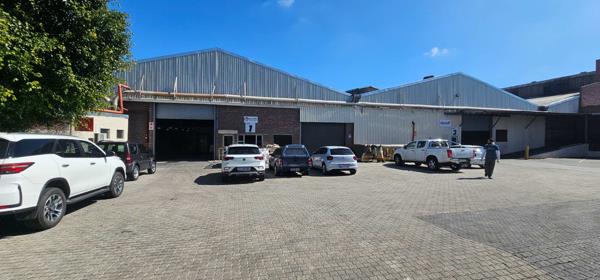 2 350  m² Industrial space