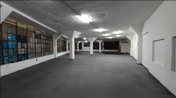 385  m² Industrial space