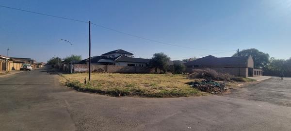 549 m² Land