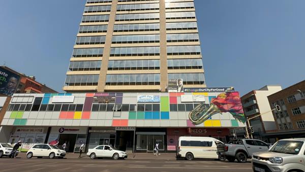 61  m² Commercial space