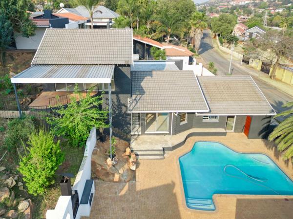 6 Bedroom House