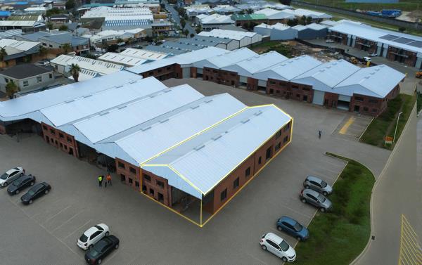 696  m² Industrial space