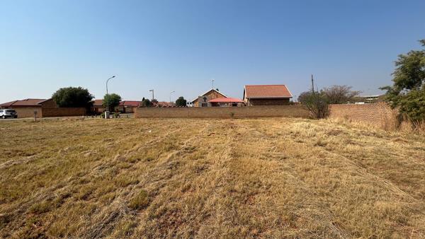 1 137 m² Land