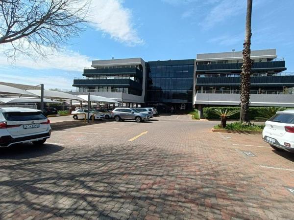 852  m² Commercial space