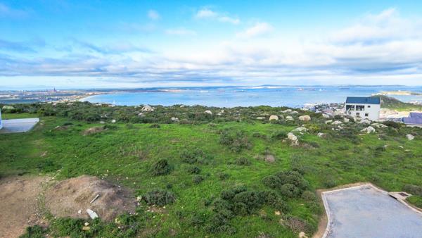 695 m² Land