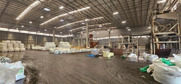 7 572  m² Industrial space