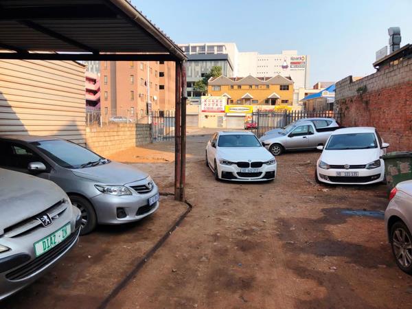 1 300  m² Commercial space