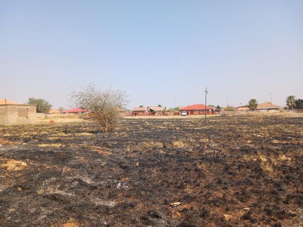 1 060 m² Land