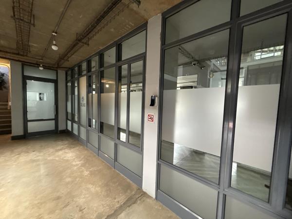 144 m² Commercial space