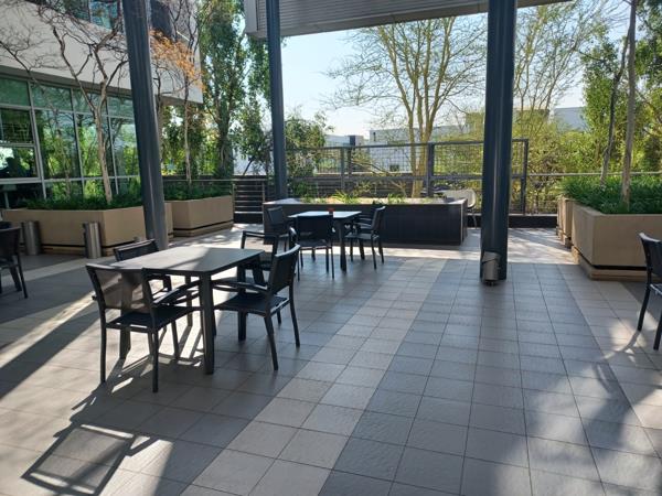 308  m² Commercial space