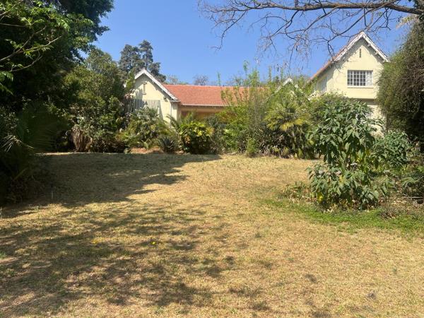 2 300 m² Land