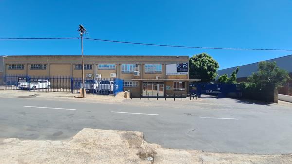 8 000  m² Industrial space