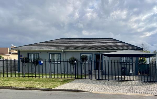6 Bedroom House