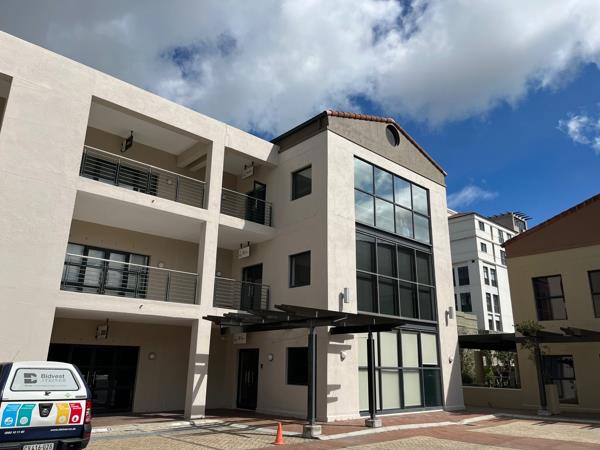 137  m² Commercial space