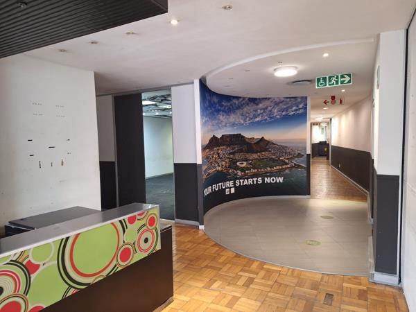 657  m² Commercial space