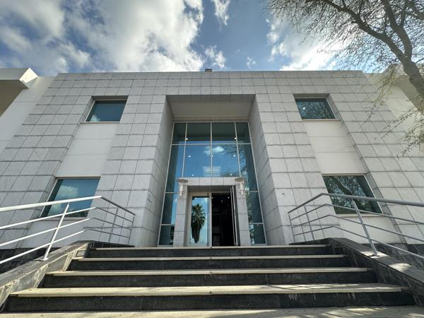 268  m² Commercial space