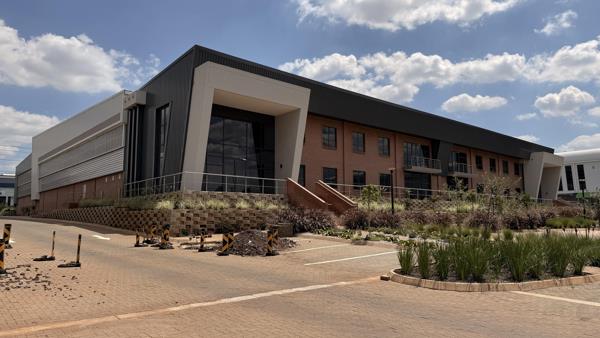 2 230  m² Industrial space