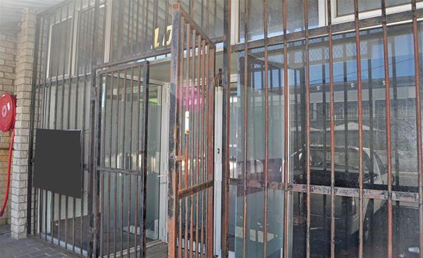 90  m² Retail Space