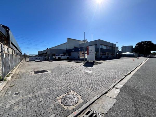 3 250  m² Industrial space