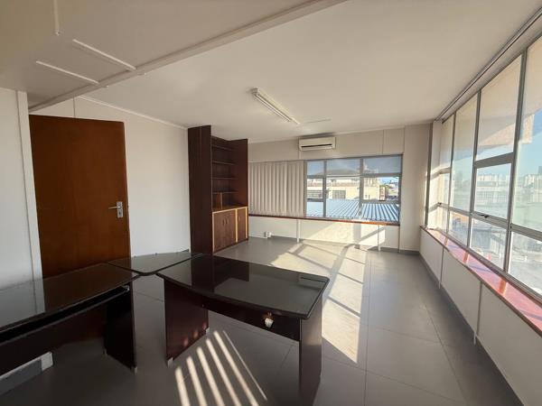 90  m² Commercial space