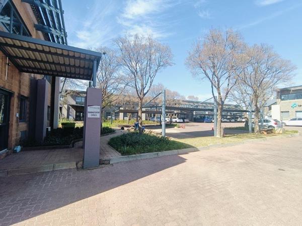 302  m² Commercial space